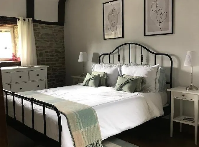 La Paix, Bucolique En Normandie Condé-sur-Noireau